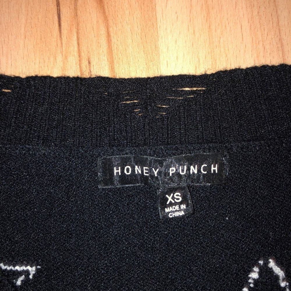 Honey Punch Distressed Star Sweater - Picture 6 of 6